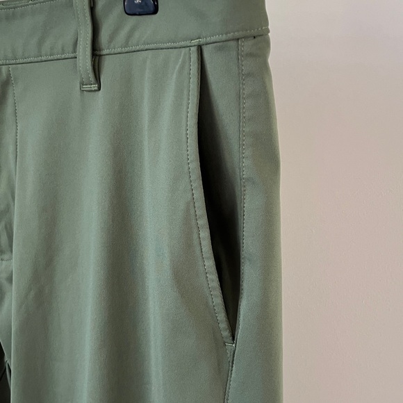 RHONE Commuter® Pant - Slim Sage Green Zipper at Hem Men’s Size 32 - Picture 3 of 11